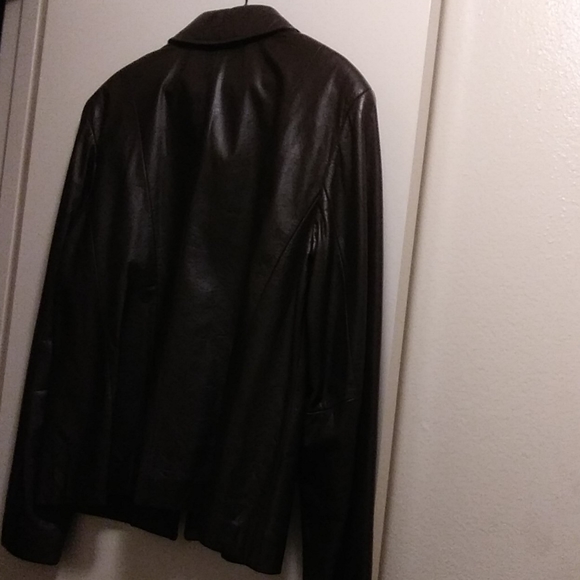💯% Leather Jacket - Picture 3 of 3
